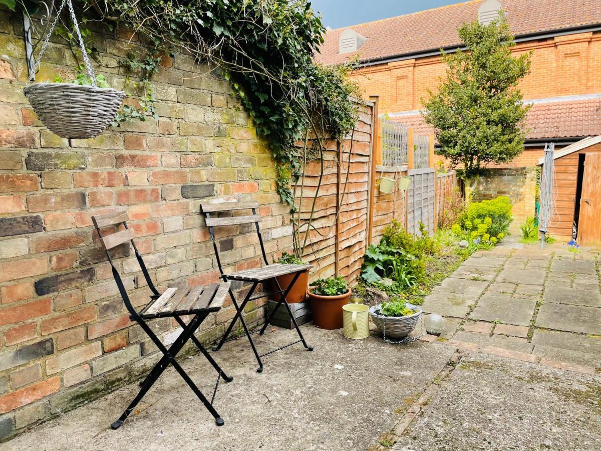Charming Town Centre Character Cottage With Parking สโตว์มาร์เก็ต ภายนอก รูปภาพ